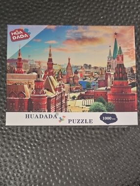 NIB Red City Landmark 1000-Piece Puzzle